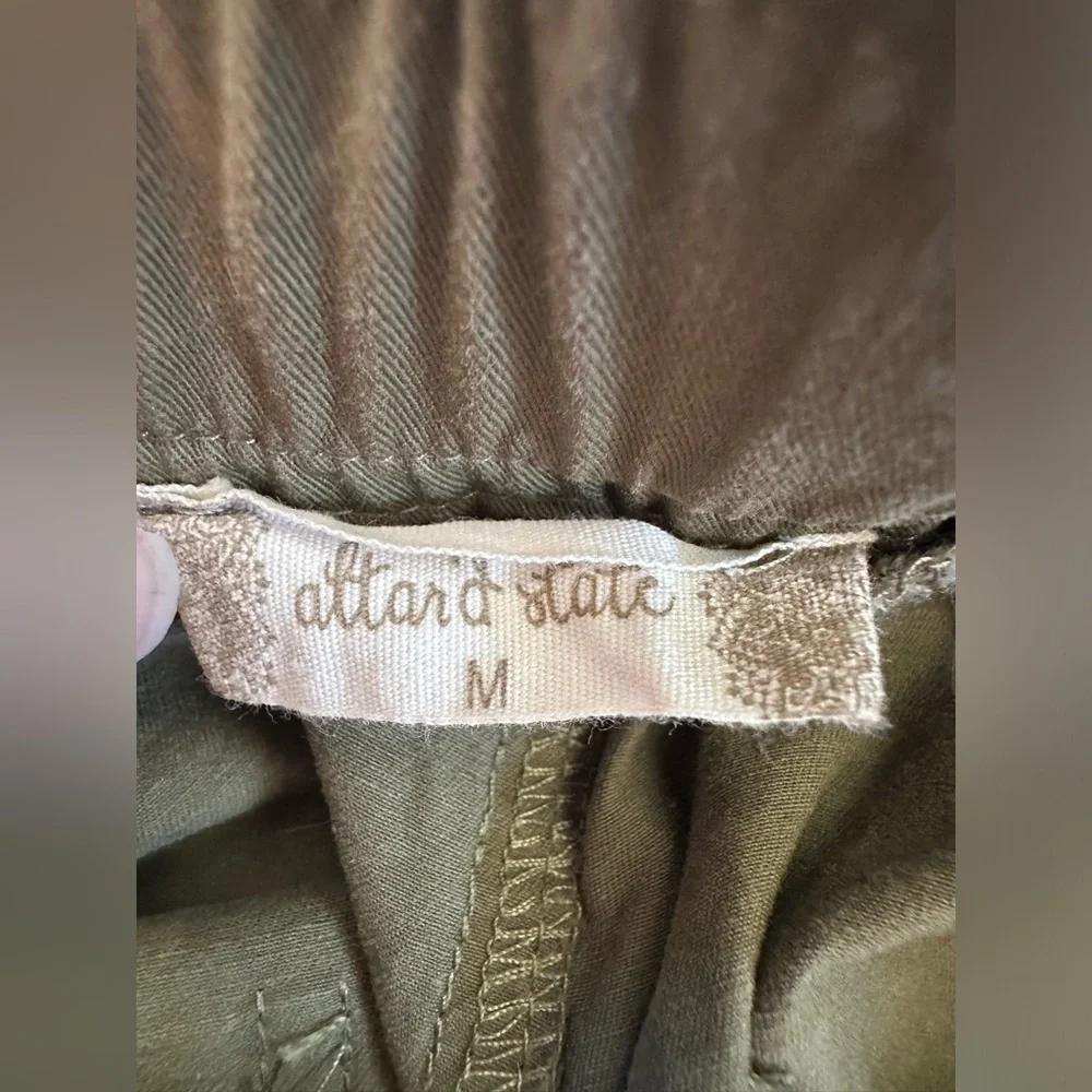 Alter’d State Women’s Olive Green Cargos Pants- size Medium